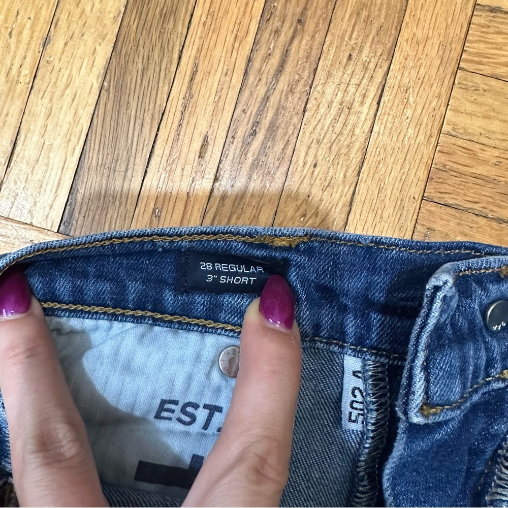 Gap Dark Wash Jean Shorts Size 28  3Inch Inseam - Picture 5 of 5